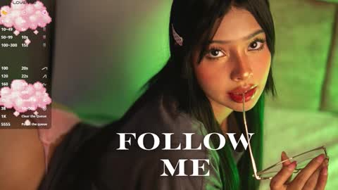   online show from February 25, 7:45 pm