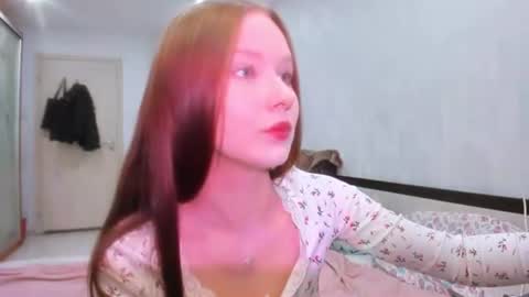 chloe wifey online show from November 14, 10:25 am