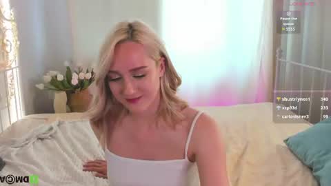 Chloe Deccker online show from July 7, 7:23 am