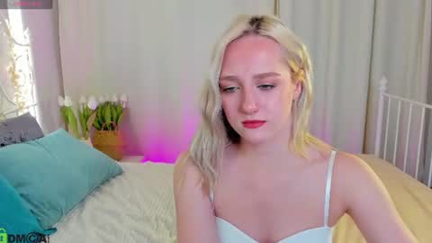 Chloe Deccker online show from July 16, 1:00 am