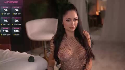 Snapshot of chloedevinex chatting on October 14, 4:35 am chloedevinex online show from October 14, 4:35 am