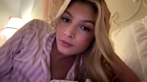 Snapshot of chloeesage chatting on January 14, 6:08 am chloeesage online show from January 14, 6:08 am