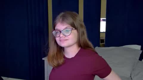 Snapshot of chloehalses chatting on January 12, 6:51 am ChloeHalses online show from January 12, 6:51 am