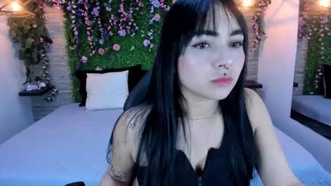 Snapshot of chloeharper1 chatting on November 29, 12:24 am Chloe online show from November 29, 12:24 am