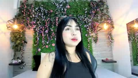 Snapshot of chloeharper1 chatting on December 1, 2:49 am Chloe online show from December 1, 2:49 am