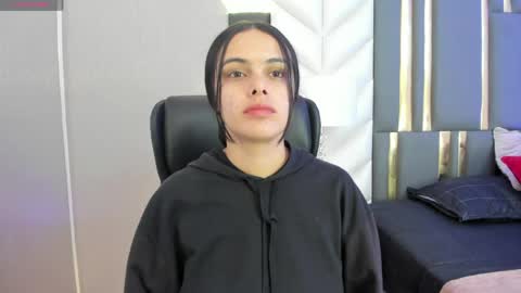  Chloe Harper  online show from April 8, 11:54 am