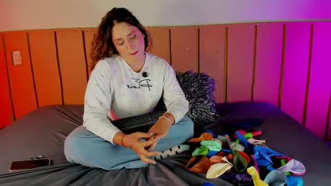 chloemonet_ online show from June 2, 9:39 pm