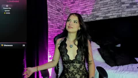 .. Chloe .. online show from April 9, 3:39 am