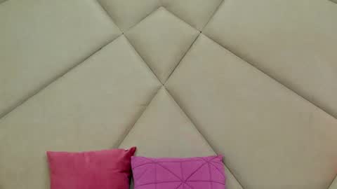 Chloe Vee online show from February 15, 5:59 am