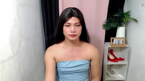 chloiedelight14 online show from May 23, 2:32 pm