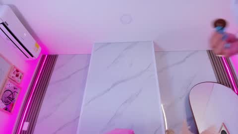 Chlooe online show from February 2, 6:10 pm