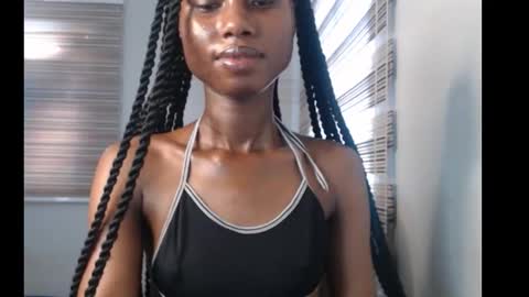 choco_petitqueen online show from November 5, 7:30 am