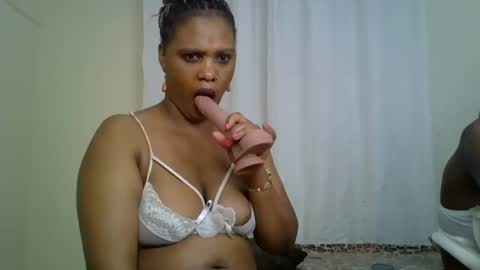 Snapshot of choco_violet chatting on February 10, 8:10 pm VIOLET online show from February 10, 8:10 pm