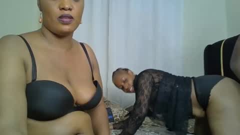 Snapshot of choco_violet chatting on February 11, 6:33 pm VIOLET online show from February 11, 6:33 pm