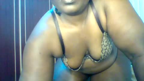 Snapshot of chocobabe002 chatting on June 25, 4:01 am chocobabe002 online show from June 25, 4:01 am