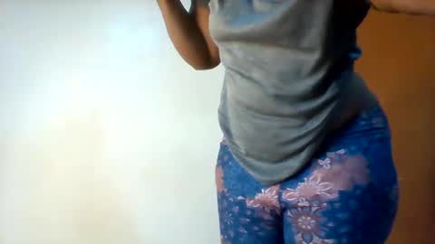 Snapshot of chocobabe002 chatting on June 25, 5:34 am chocobabe002 online show from June 25, 5:34 am