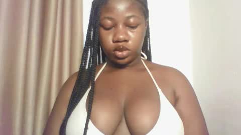 Snapshot of chocolateassgirl61 chatting on October 29, 7:10 am chocolateassgirl61 online show from October 29, 7:10 am