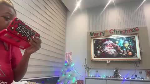 Snapshot of chocolatecakequeen chatting on December 21, 1:15 am ChocolateCakeQueen online show from December 21, 1:15 am