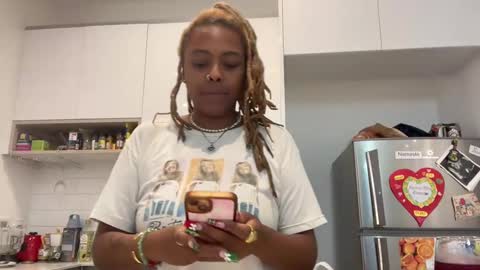 Snapshot of chocolatecakequeen chatting on December 22, 11:20 pm ChocolateCakeQueen online show from December 22, 11:20 pm