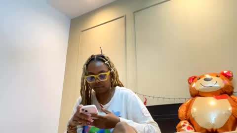 Snapshot of chocolatecakequeen chatting on February 16, 12:41 am ChocolateCakeQueen online show from February 16, 12:41 am