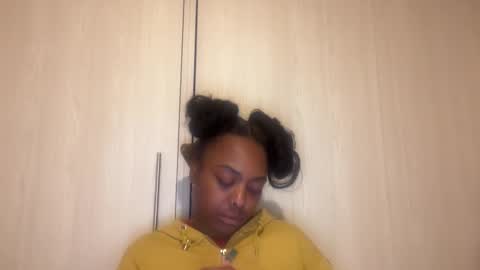 ChocolateCakeQueen online show from December 23, 2:53 am