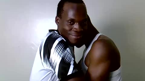 Snapshot of chocolateguys chatting on May 27, 8:50 pm RonaldNicholas online show from May 27, 8:50 pm