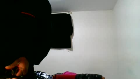 Snapshot of chocolatinhermoso chatting on January 4, 12:27 am Chocolatinhermoso online show from January 4, 12:27 am