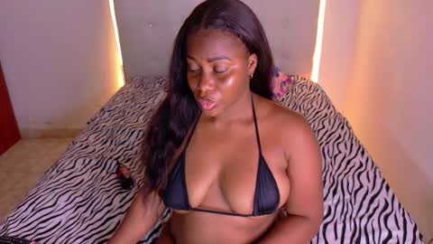 Snapshot of chocoo_dessert chatting on November 11, 5:29 am online show from November 11, 5:29 am