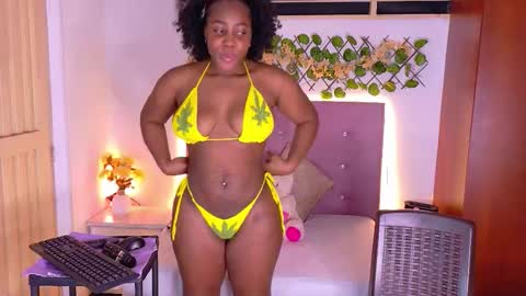 Snapshot of chocoo_dessert chatting on February 25, 6:12 am online show from February 25, 6:12 am