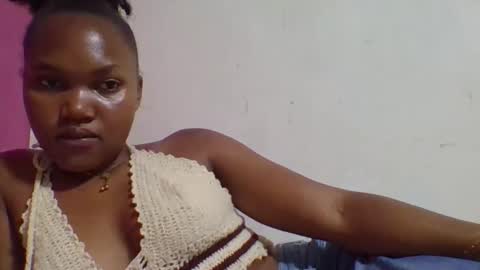 Snapshot of chololatblonde chatting on February 26, 6:12 am chololatblonde online show from February 26, 6:12 am