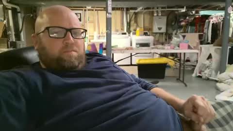 Snapshot of chomper12345 chatting on February 18, 10:16 am chomper12345 online show from February 18, 10:16 am