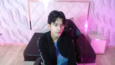 chos_tay online show from June 22, 11:18 am