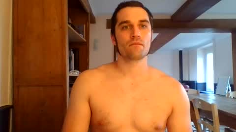 Snapshot of chouch76 chatting on August 3, 5:28 am chouch76 online show from August 3, 5:28 am