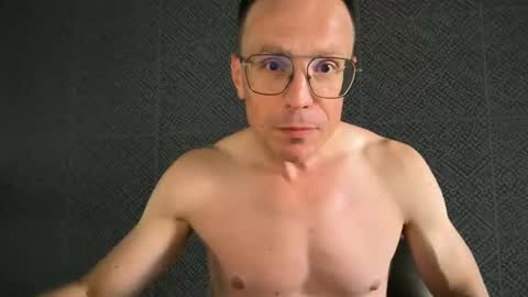 Snapshot of chouffie_81 chatting on September 17, 12:29 pm Chouffie online show from September 17, 12:29 pm