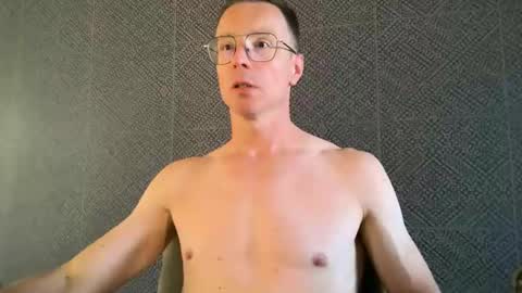 Snapshot of chouffie_81 chatting on September 24, 9:56 am Chouffie online show from September 24, 9:56 am