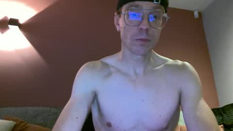 Snapshot of chouffie_81 chatting on November 29, 7:17 pm Chouffie online show from November 29, 7:17 pm