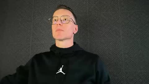 Snapshot of chouffie_81 chatting on December 5, 10:57 am Chouffie online show from December 5, 10:57 am