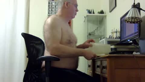 Snapshot of chris2002b chatting on March 2, 4:50 am chris2002b online show from March 2, 4:50 am