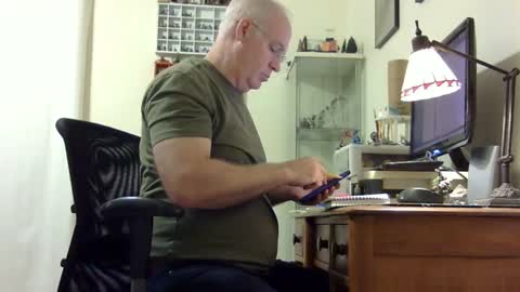 Snapshot of chris2002b chatting on September 27, 4:28 am chris2002b online show from September 27, 4:28 am