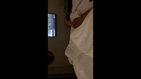 chris_40_m online show from November 17, 10:37 pm