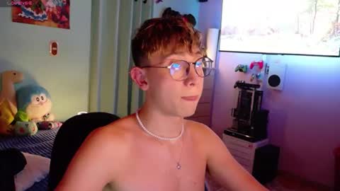 Snapshot of chris_blake_ chatting on June 11, 12:32 am chris_blake_ online show from June 11, 12:32 am