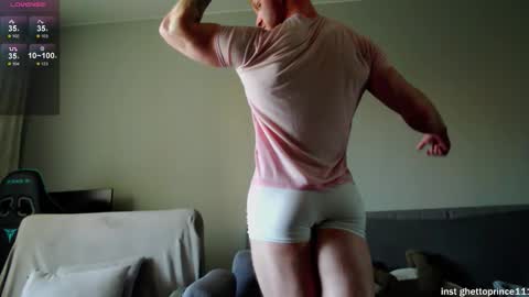 Snapshot of chris_boy37 chatting on October 19, 6:25 am redhead thief of sausages and hearts online show from October 19, 6:25 am