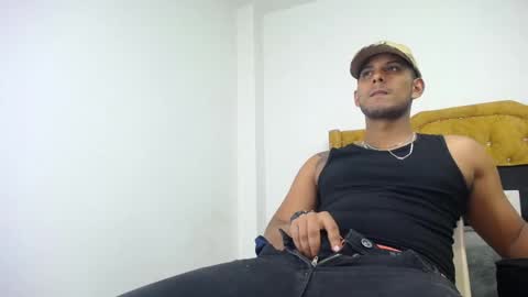 Snapshot of chris_dick2 chatting on April 23, 3:30 am chris_dick2 online show from April 23, 3:30 am