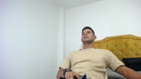 Snapshot of chris_dick2 chatting on May 5, 5:15 am chris_dick2 online show from May 5, 5:15 am