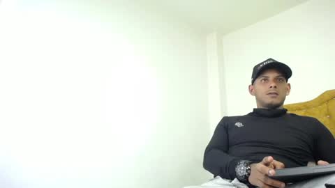 Snapshot of chris_dick2 chatting on June 19, 4:39 am chris_dick2 online show from June 19, 4:39 am