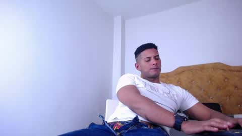 Snapshot of chris_dick2 chatting on June 24, 4:11 am chris_dick2 online show from June 24, 4:11 am