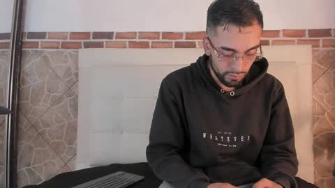 Snapshot of chris_kizz chatting on December 7, 11:29 am chris_kizz online show from December 7, 11:29 am