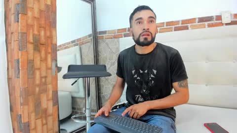 Snapshot of chris_kizz chatting on December 30, 11:37 am chris_kizz online show from December 30, 11:37 am