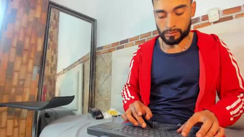 Snapshot of chris_kizz chatting on December 31, 6:13 pm chris_kizz online show from December 31, 6:13 pm