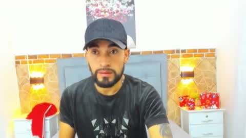 Snapshot of chris_kizz chatting on January 2, 11:31 am chris_kizz online show from January 2, 11:31 am